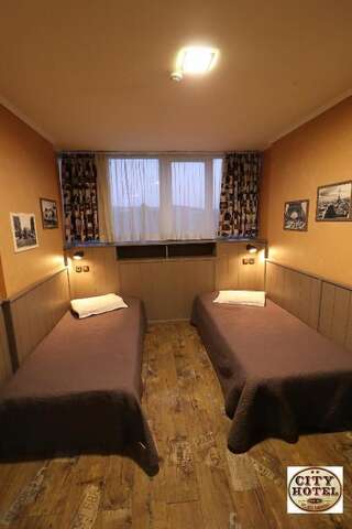 Отель City Hotel Велико-Тырново Двухместный номер с 1 кроватью или 2 отдельными кроватями-18